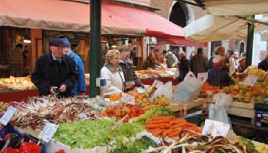 Attenzione alta e costante per la promozione dei nostri prodotti Attenzione alta e costante per la promozione dei nostri prodotti