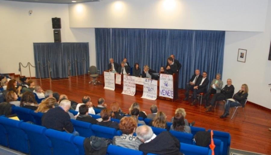 Mestre, un momento dell'assemblea del personale Apt a rischio licenziamento Mestre, un momento dell'assemblea del personale Apt a rischio licenziamento