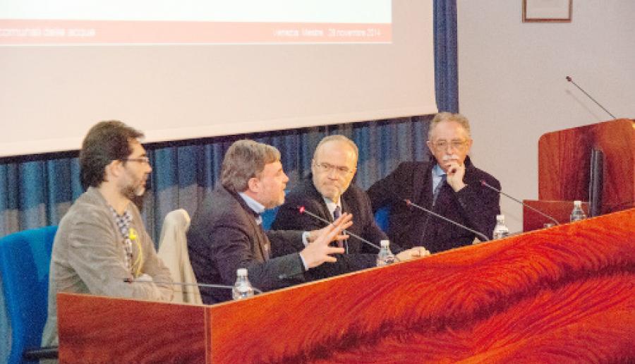 un momento dell'incontro sullo stato di attuazione dei piani delle acque comunali un momento dell'incontro sullo stato di attuazione dei piani delle acque comunali