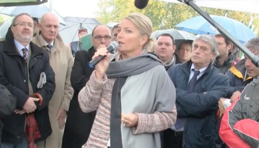 Francesca Zaccariotto nel corso di un sit-in di lavoratori dell'Alenia Francesca Zaccariotto nel corso di un sit-in di lavoratori dell'Alenia (foto: Ufficio stampa)