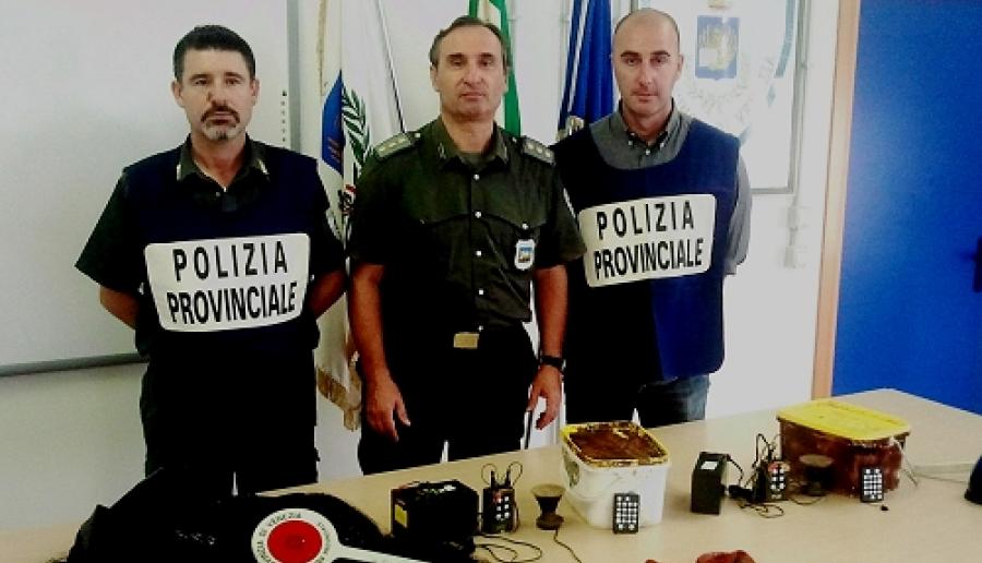 agenti di polizia provinciale che hanno svolto l'operazione antibracconaggio agenti di polizia provinciale che hanno svolto l'operazione antibracconaggio
