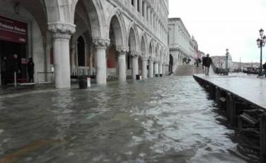 acqua alta a Venezia alta marea